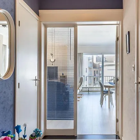 Appartement Zonnig En Gezellig Met Zijdelings Zeezicht En Zwembad In *