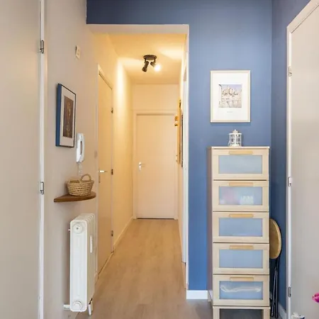 Zonnig En Gezellig Met Zijdelings Zeezicht En Zwembad In * Koksijde