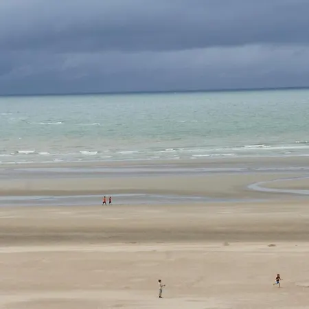 Zonnig En Gezellig Met Zijdelings Zeezicht In * Koksijde