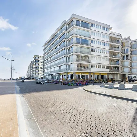 Zonnig En Gezellig Met Zijdelings Zeezicht En Zwembad In * Koksijde