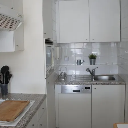 Zonnig En Gezellig Met Zijdelings Zeezicht En Zwembad In Lejlighed