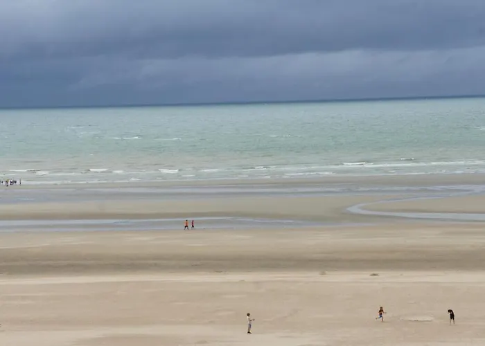 Zonnig En Gezellig Met Zijdelings Zeezicht En Zwembad In * 코크시데