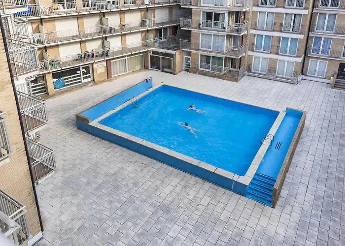 아파트 Zonnig En Gezellig Met Zijdelings Zeezicht En Zwembad In 코크시데