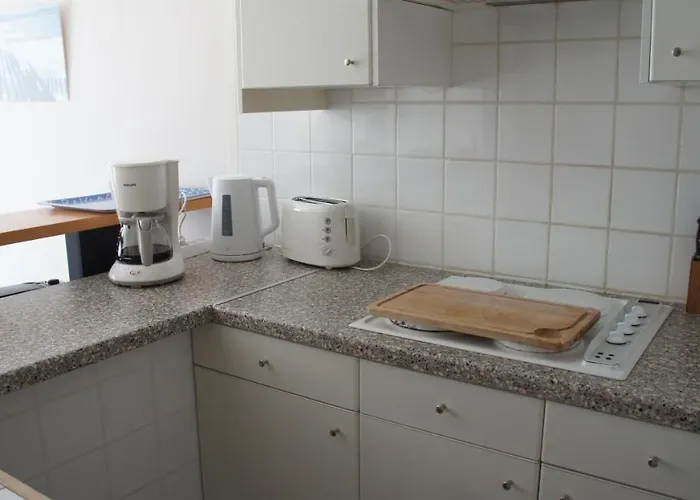 Zonnig En Gezellig Met Zijdelings Zeezicht En Zwembad In 아파트 *