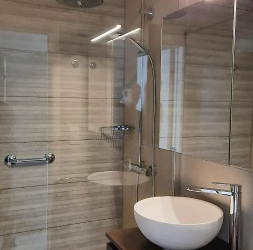 Zonnig En Gezellig Met Zijdelings Zeezicht En Zwembad In 아파트 코크시데